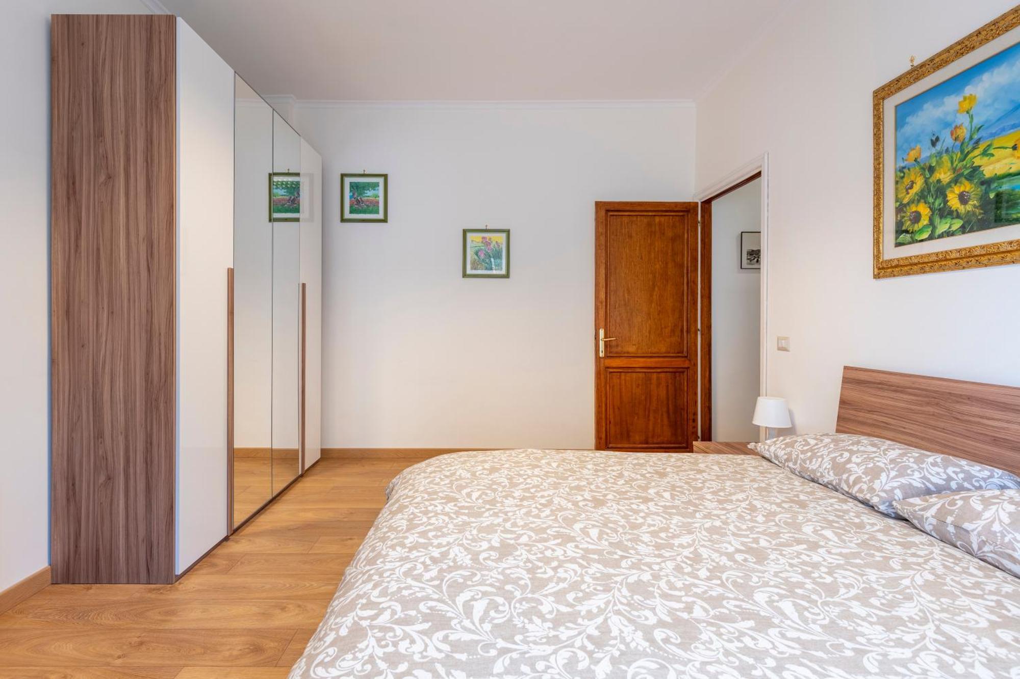Charming Battistini Apartment *