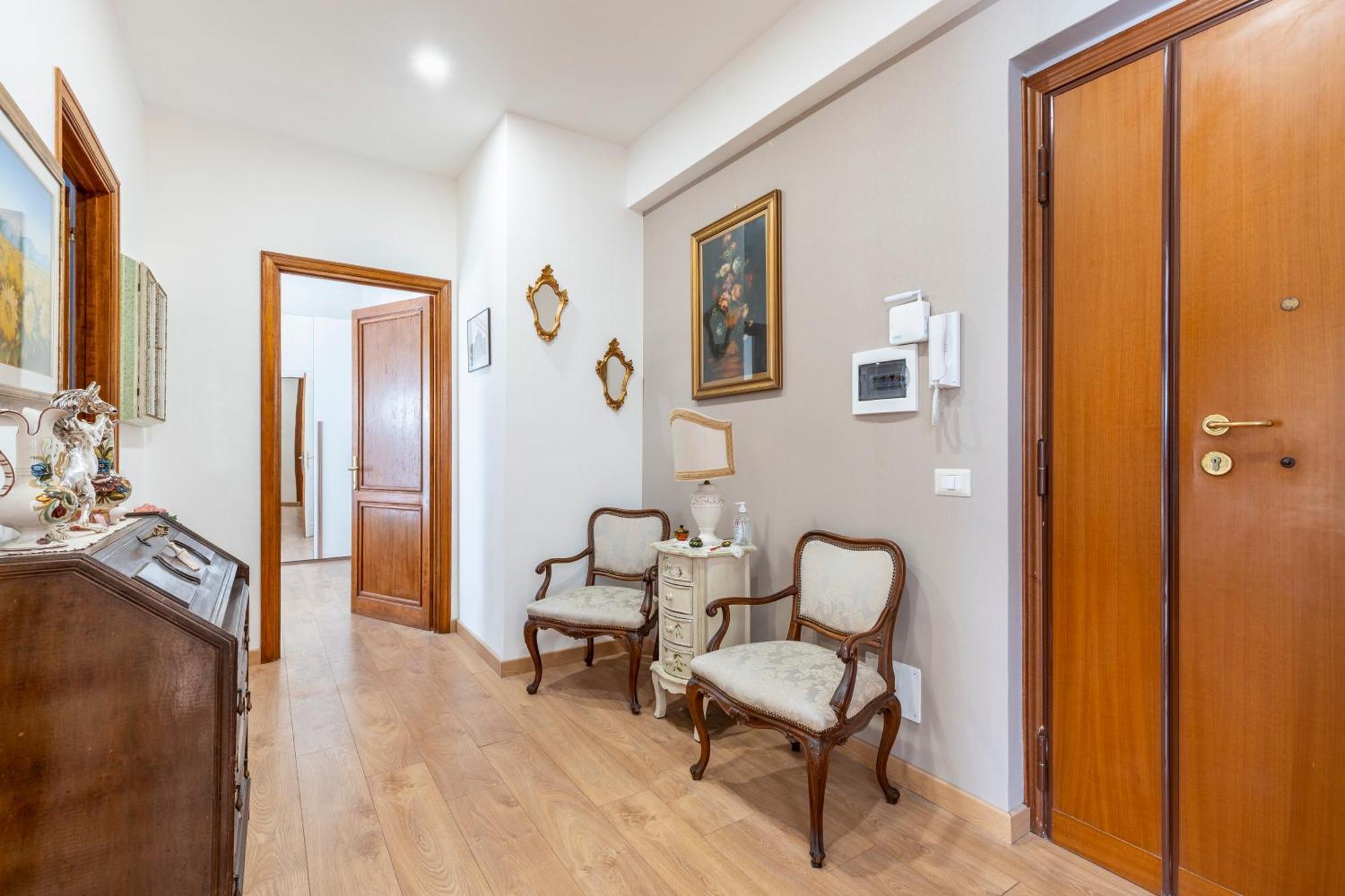 Charming Battistini Apartment
